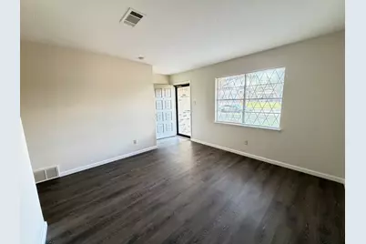 2004 Glenwick Lane, Irving, TX 75060 - Photo 6