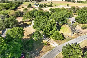 403 S Nash St, Garrett, TX 75119 - Photo 34