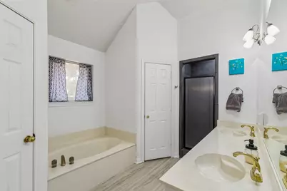 6215 Sandybrook Drive, Arlington, TX 76001 - Photo 16