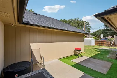 6215 Sandybrook Drive, Arlington, TX 76001 - Photo 30