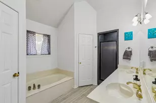 6215 Sandybrook Dr, Arlington, TX 76001 - Photo 16