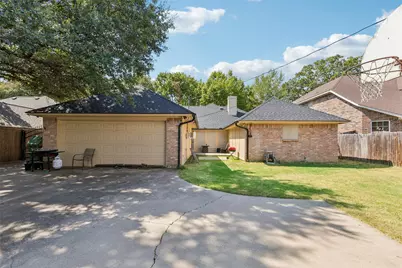 6215 Sandybrook Drive, Arlington, TX 76001 - Photo 32