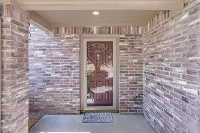 332 Sunset Oaks Drive, Fort Worth, TX 76112 - Photo 4
