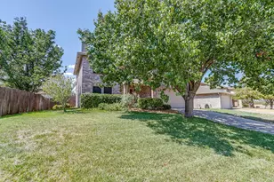 332 Sunset Oaks Dr, Fort Worth, TX 76112 - Photo 2