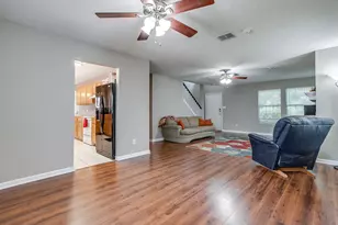 332 Sunset Oaks Dr, Fort Worth, TX 76112 - Photo 12