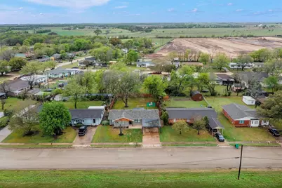 504 N Main Street, McGregor, TX 76657 - Photo 2