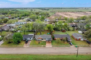 504 N Main St, McGregor, TX 76657 - Photo 2