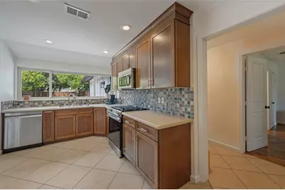 13107 Kerr Trail, Farmers Branch, TX 75244 - Photo 10
