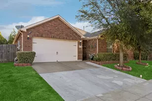 437 Buoy Dr, Crowley, TX 76036 - Photo 2