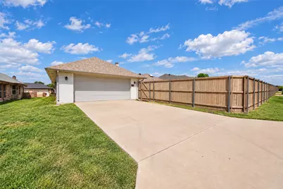 1010 Magnolia Drive, Carrollton, TX 75007 - Photo 38