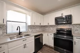 1010 Magnolia Dr, Carrollton, TX 75007 - Photo 8