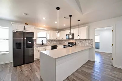1010 Magnolia Drive, Carrollton, TX 75007 - Photo 6