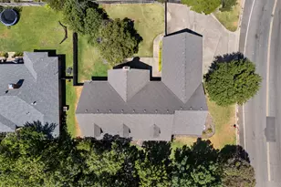 10026 Forest View Dr, Woodway, TX 76712 - Photo 6