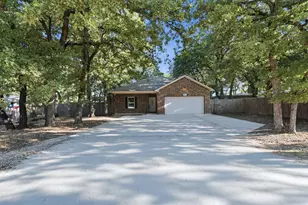 1837 Jennifer Ct, Pelican Bay, TX 76020 - Photo 2