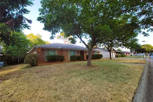 7405 Pinehurst Dr W, Fort Worth, TX 76134 - Photo 2