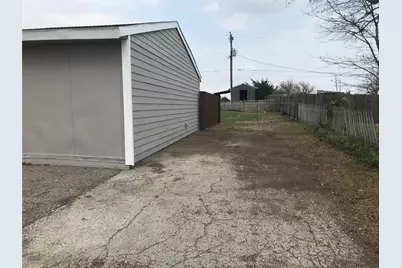 303 Raymond Street, Farmersville, TX 75442 - Photo 10