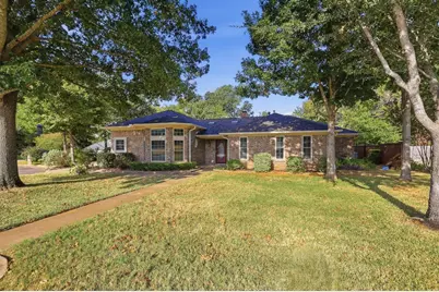 2809 Caprice Avenue, Denison, TX 75020 - Photo 2