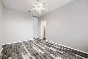 605 Oakbrook Dr, Burleson, TX 76028 - Photo 16