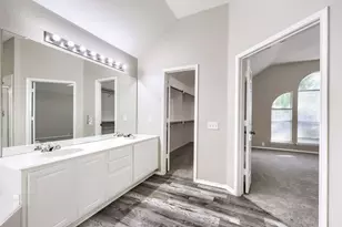 605 Oakbrook Dr, Burleson, TX 76028 - Photo 26
