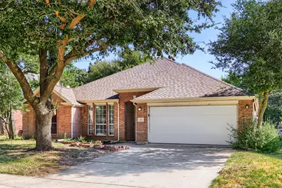 605 Oakbrook Drive, Burleson, TX 76028 - Photo 2