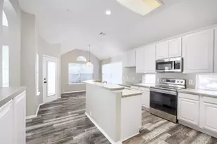 605 Oakbrook Dr, Burleson, TX 76028 - Photo 10