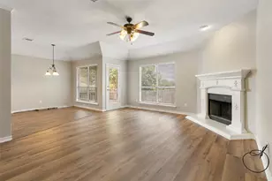 14032 Sand Hills Dr, Fort Worth, TX 76052 - Photo 10