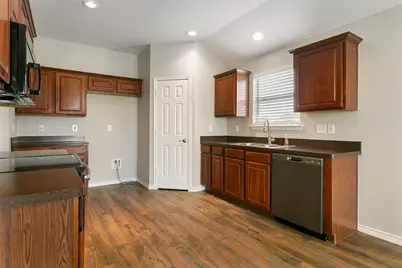 14032 Sand Hills Drive, Fort Worth, TX 76052 - Photo 6