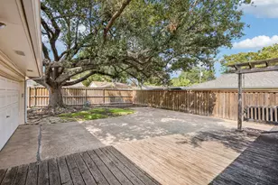 10507 Royalwood Dr, Dallas, TX 75238 - Photo 24