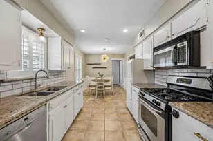 10507 Royalwood Dr, Dallas, TX 75238 - Photo 10