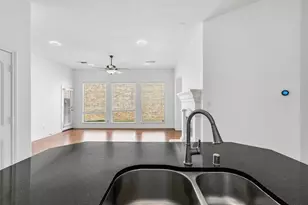 722 Arbol, Irving, TX 75039 - Photo 10