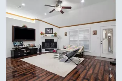 1629 Loveland Drive, Arlington, TX 76018 - Photo 4