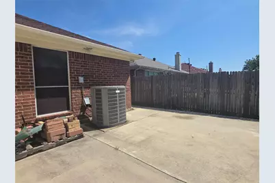 1629 Loveland Drive, Arlington, TX 76018 - Photo 26