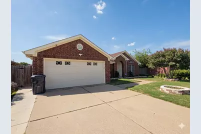 1629 Loveland Drive, Arlington, TX 76018 - Photo 2