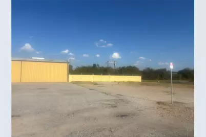 105 Factory Outlet Avenue, Mineral Wells, TX 76067 - Photo 2
