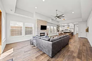 2011 N Prairie Ave, Dallas, TX 75204 - Photo 16