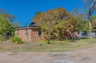 605 Lloyd, Italy, TX 76651 - Photo 2
