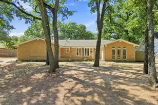 7544 Monterrey Dr, Fort Worth, TX 76112 - Photo 2