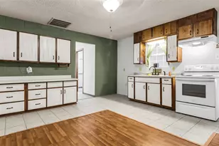 1214 Desvoignes, Denison, TX 75021 - Photo 4