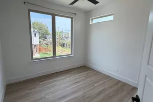 5634 Mesa Cir, Dallas, TX 75235 - Photo 32