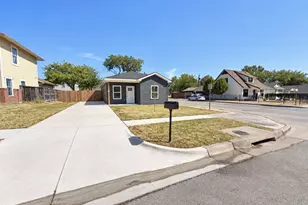 1137 Stella St, Fort Worth, TX 76104 - Photo 2