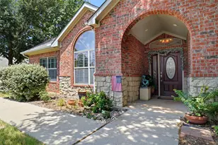 3233 Rosehaven Dr, Fort Worth, TX 76116 - Photo 2