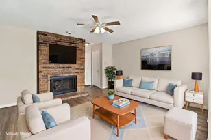 1204 Horizon Trail, Arlington, TX 76011 - Photo 2