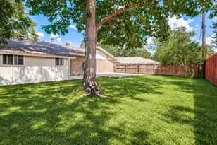 2218 Royal Oaks Dr, Irving, TX 75060 - Photo 12