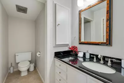 612 W Northgate Drive, Irving, TX 75062 - Photo 32