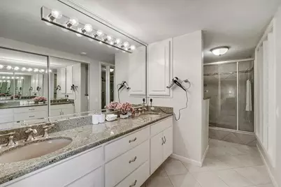 612 W Northgate Drive, Irving, TX 75062 - Photo 20