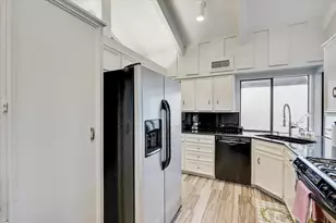 612 W Northgate Dr, Irving, TX 75062 - Photo 12