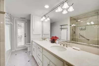 612 W Northgate Drive, Irving, TX 75062 - Photo 22
