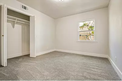 4462 Preston Circle, Cockrell Hill, TX 75211 - Photo 14