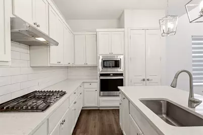 239 Woodson Street, Irving, TX 75063 - Photo 2