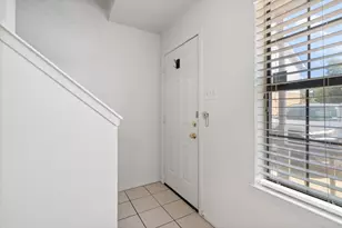 929 W Hickory St, Denton, TX 76201 - Photo 2